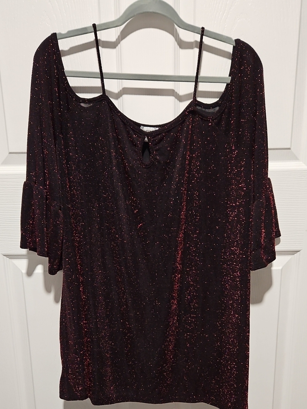 Avenue Cold Shoulder Sparkle Top - Black with Red Glitter 22/24